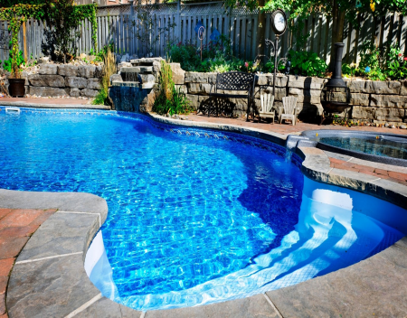 ¿Cuánto cuesta calentar una piscina?