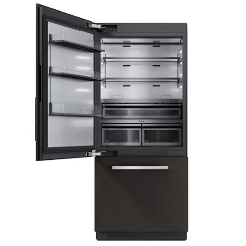 Miele Refrigerator Model KFMC3642L